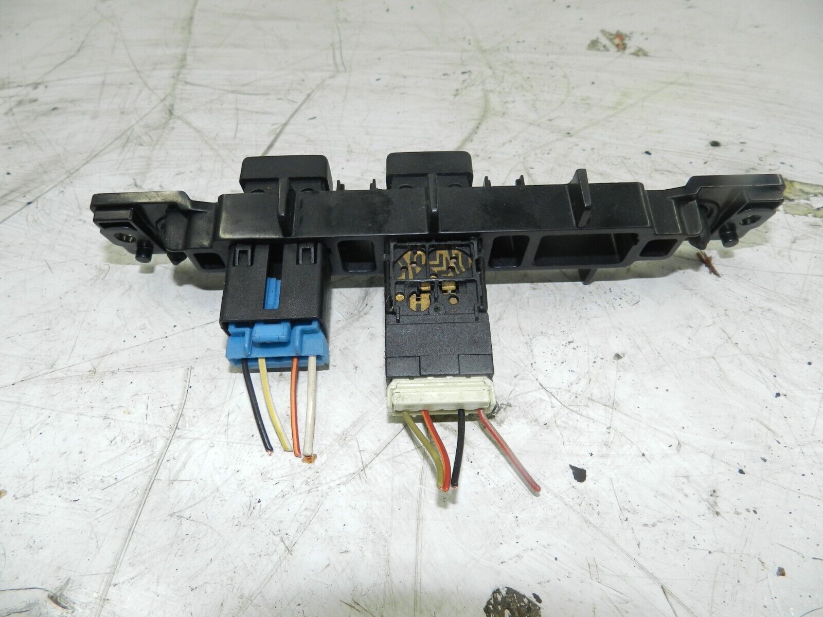 2006 LAND ROVER FREELANDER 1 FACELIFT TD4 L314. PDC PARKING DISTANCE SWITCH - Image 2