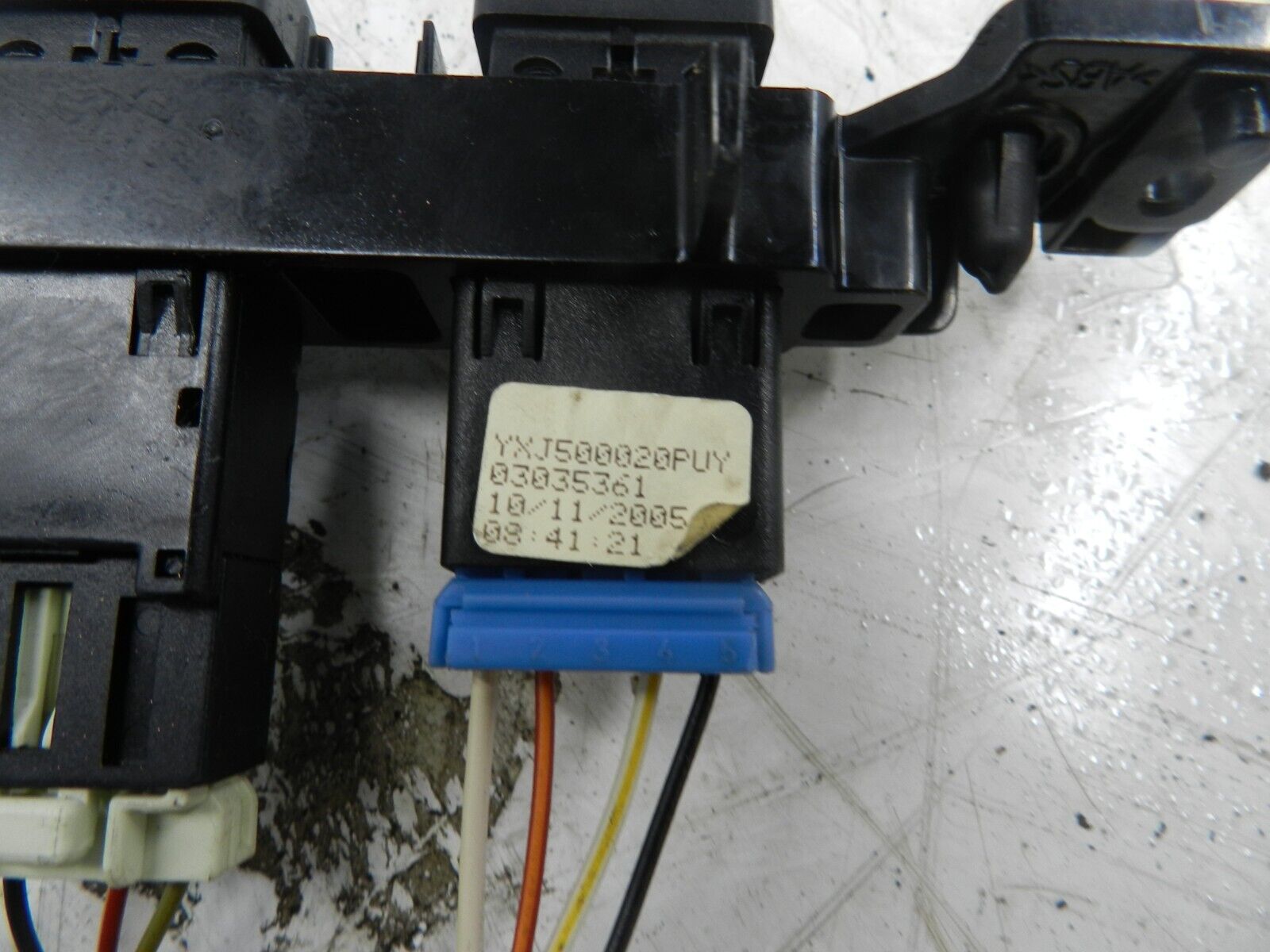 2006 LAND ROVER FREELANDER 1 FACELIFT TD4 L314. PDC PARKING DISTANCE SWITCH - Image 4