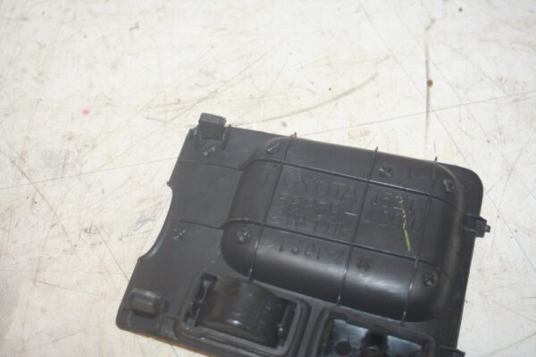 (98) TOYOTA RAV 4 MK1. CENTRE CONSOLE TRIM 58839-42010 LOWER TRAY - Image 4