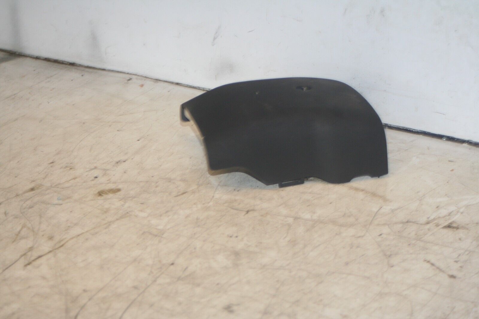2004 LEXUS IS200. STEERING COWLING LOWER
