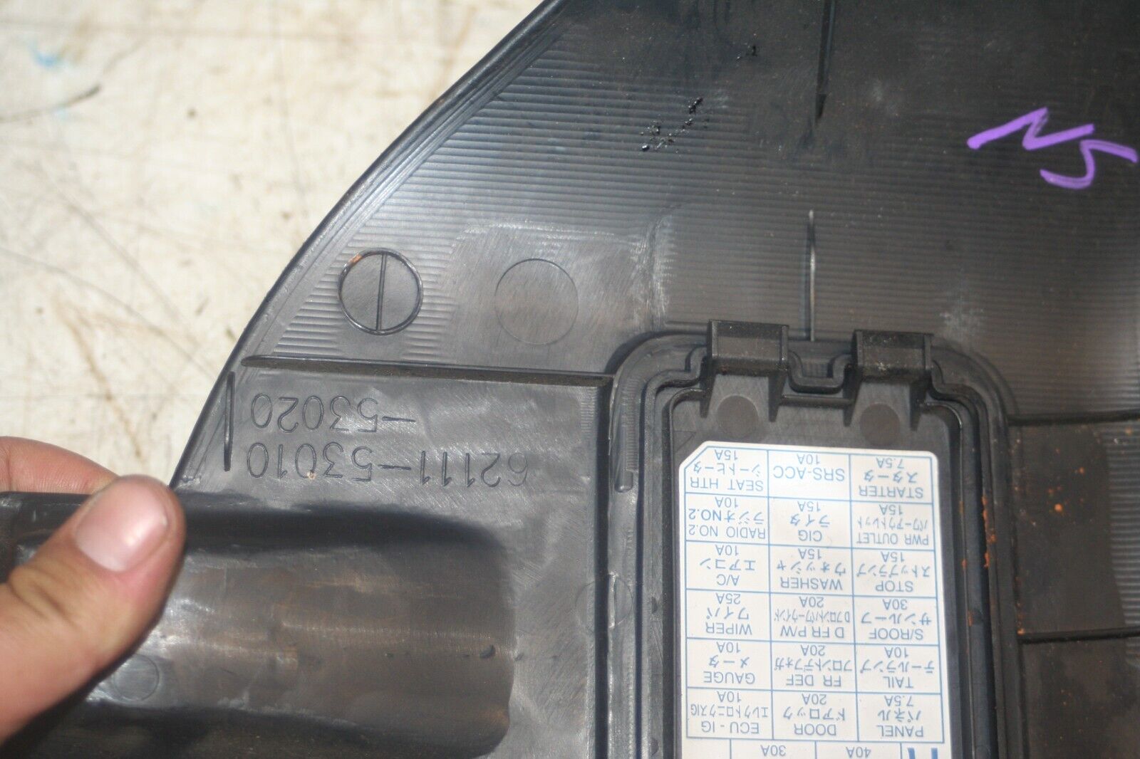 2004 LEXUS IS200. PASSENGER SIDE SILL TRIM FRONT A PILLAR LOWER - Image 4