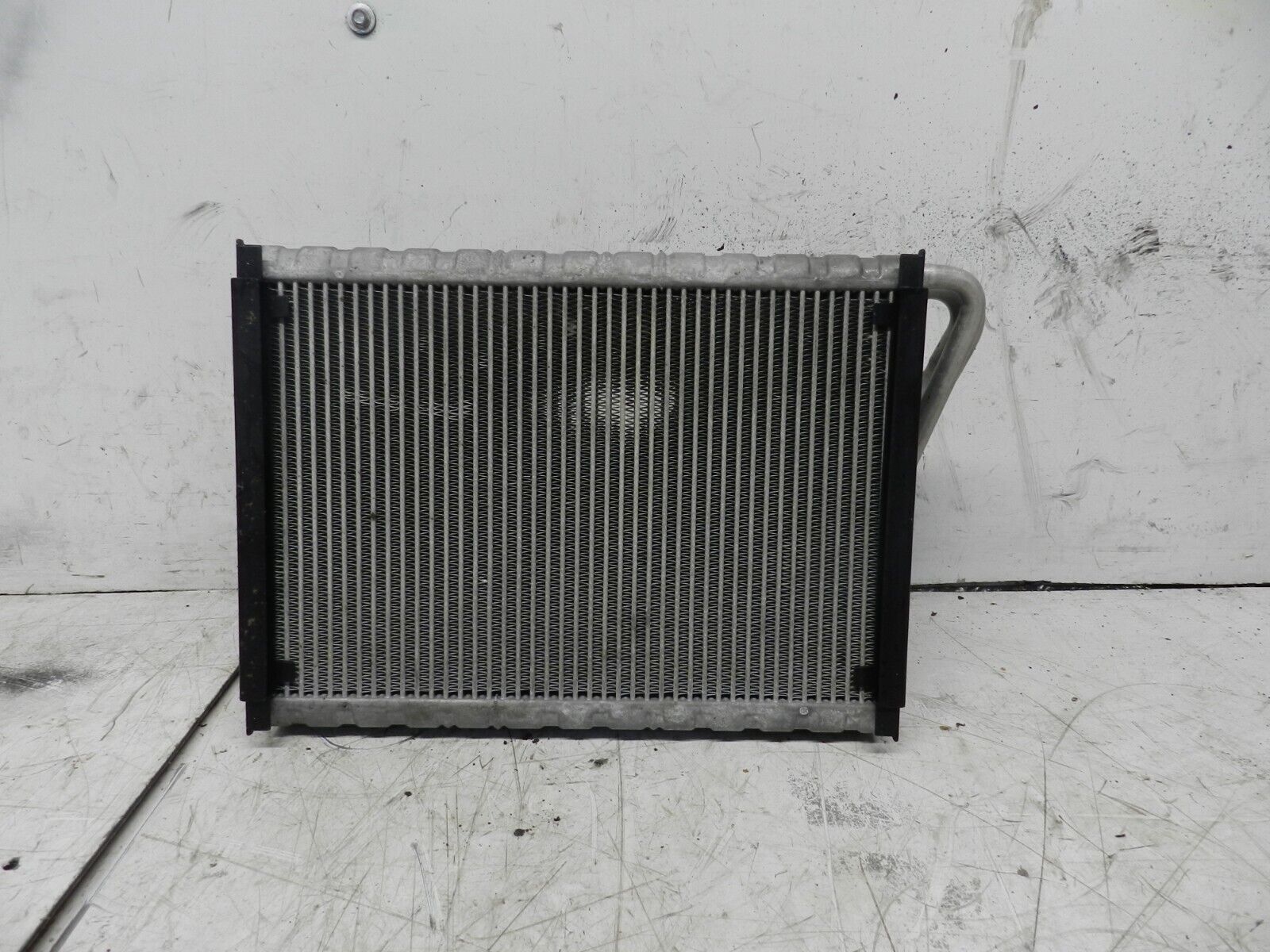 2014 AUDI S4 QUATRO A4 B8. AIR CON RADIATOR MATRIX - Image 2