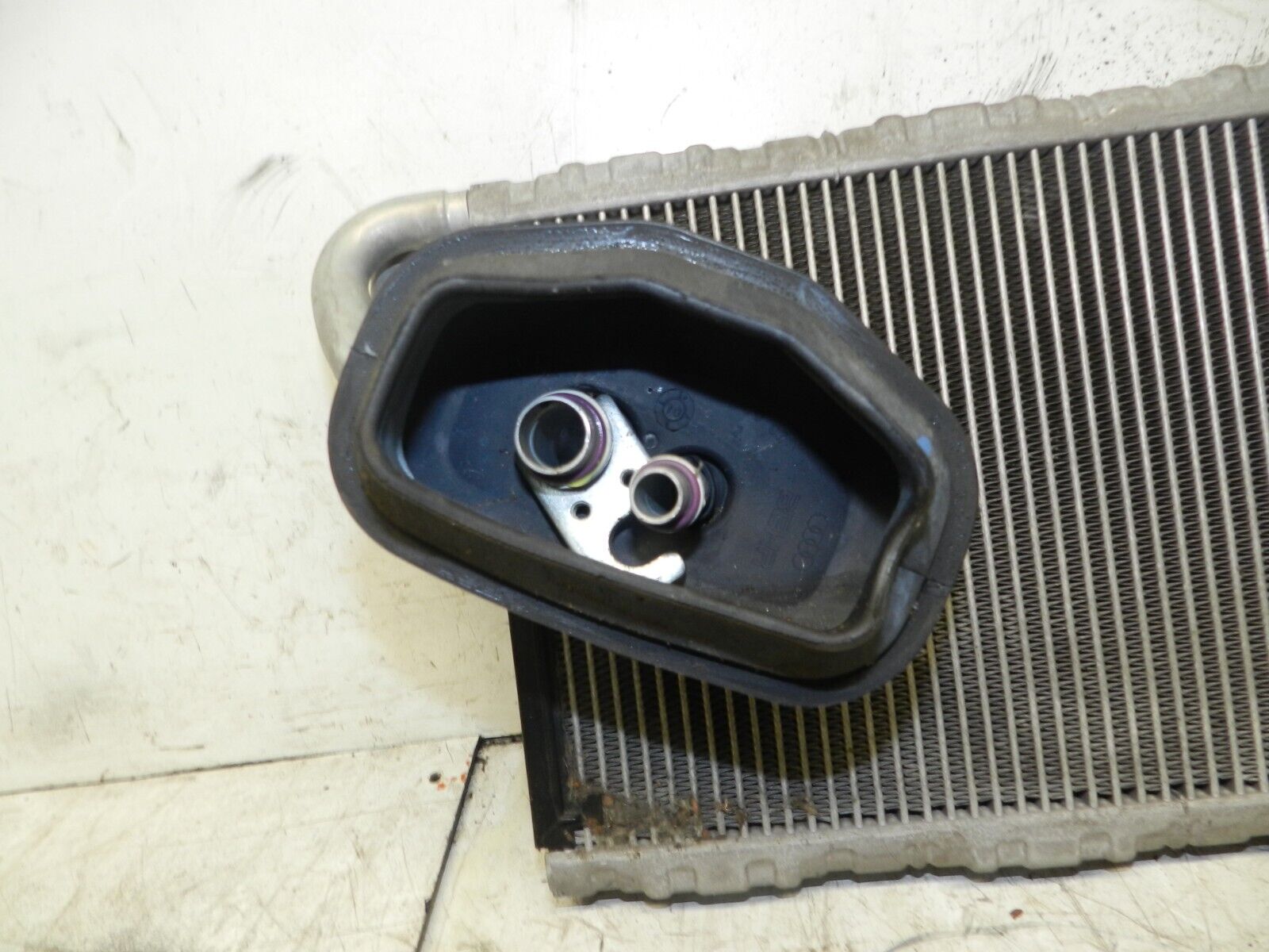 2014 AUDI S4 QUATRO A4 B8. AIR CON RADIATOR MATRIX - Image 3