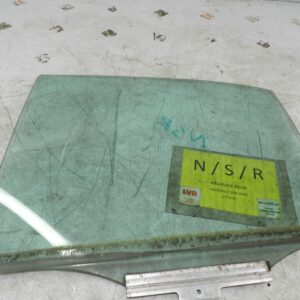 (141) MERCEDES E CLASS SALOON W210. PASSENGER SIDE REAR WINDOW GLASS
