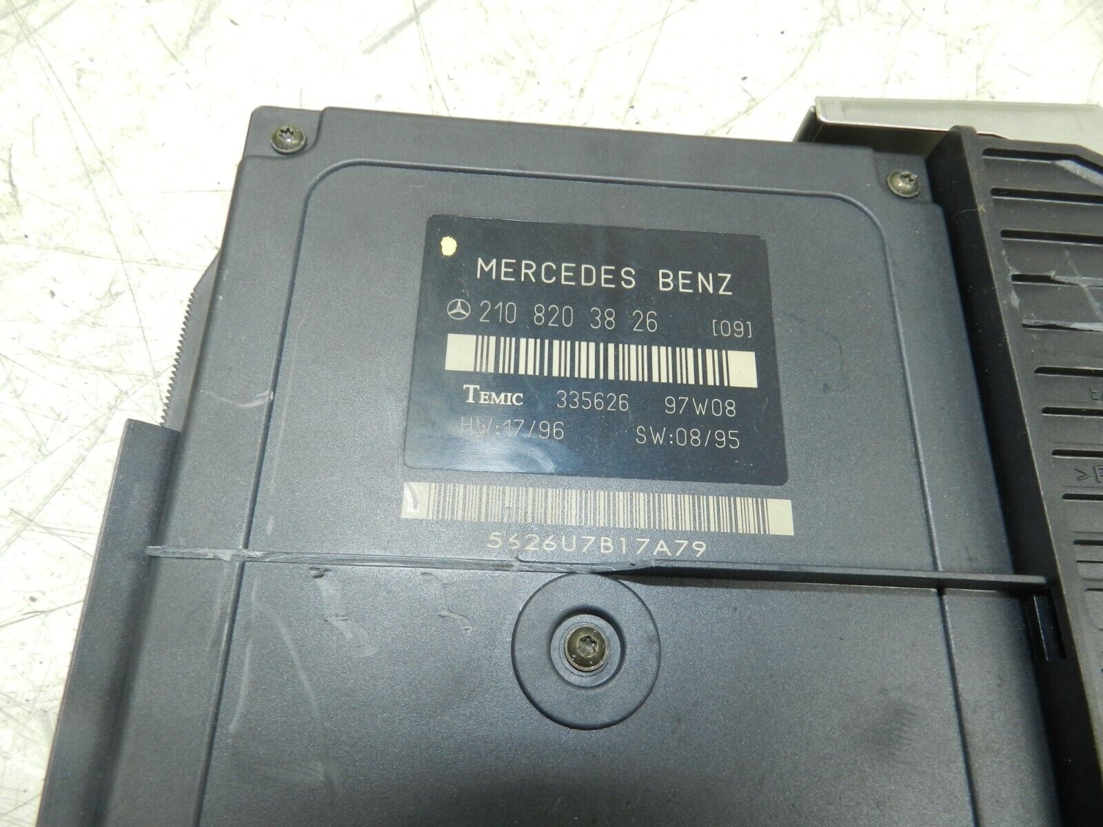 (141) MERCEDES E CLASS SALOON W210. 2108203826 ECU BODY CONTROL UNIT MODULE - Image 3