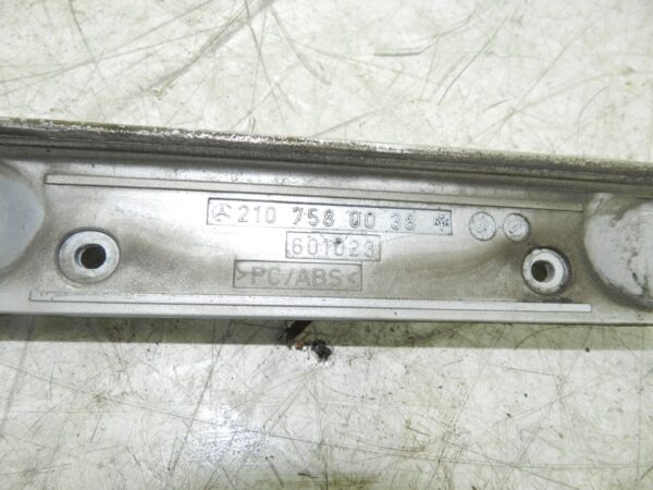 (141) MERCEDES E CLASS SALOON W210. BOOT LID TAIL GATE HANDLE - Image 4