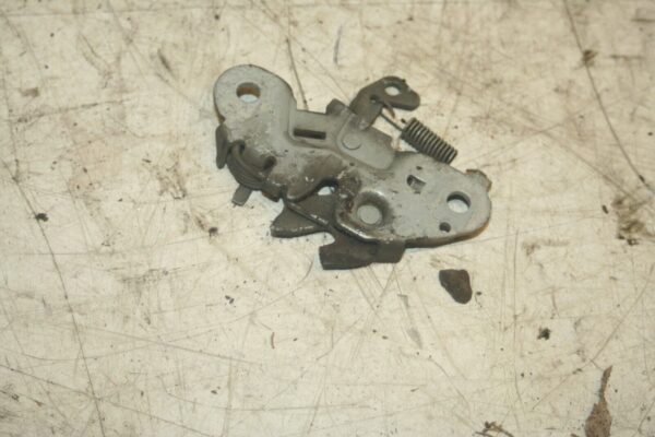 JAGUAR S TYPE. BONNET LATCH CATCH - Image 2