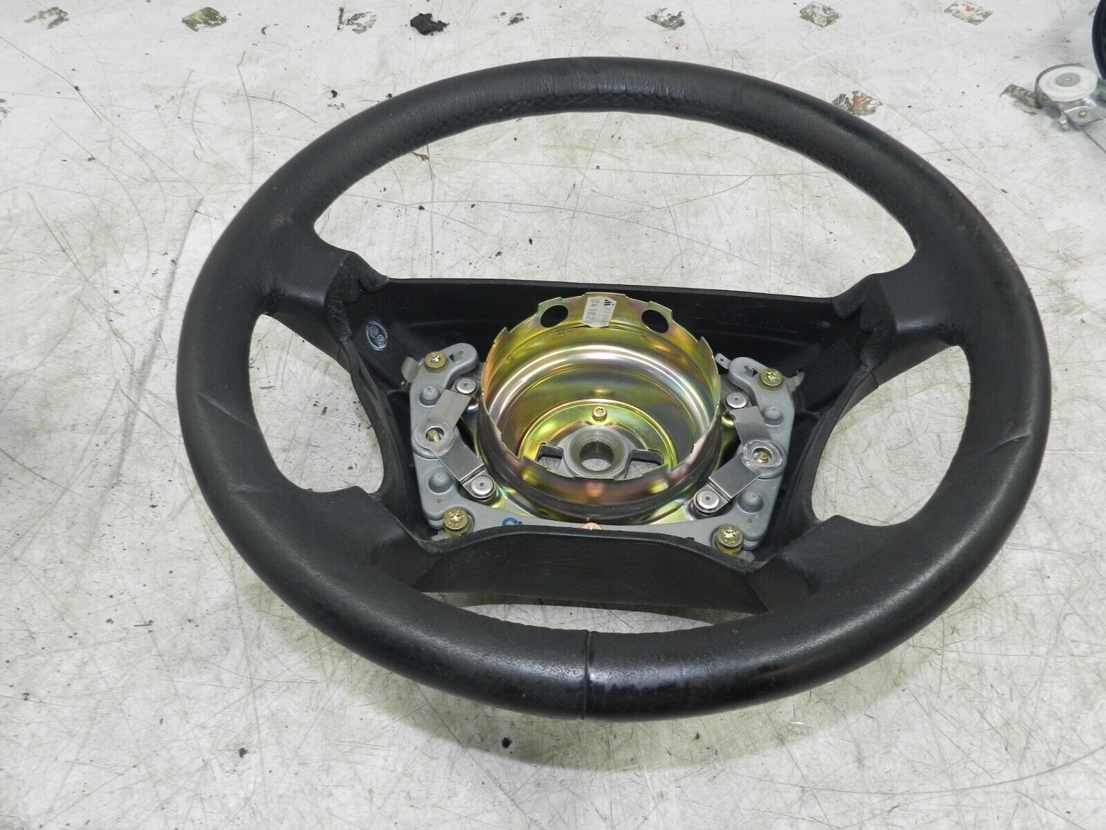 (141) MERCEDES E CLASS SALOON W210. STEERING WHEEL