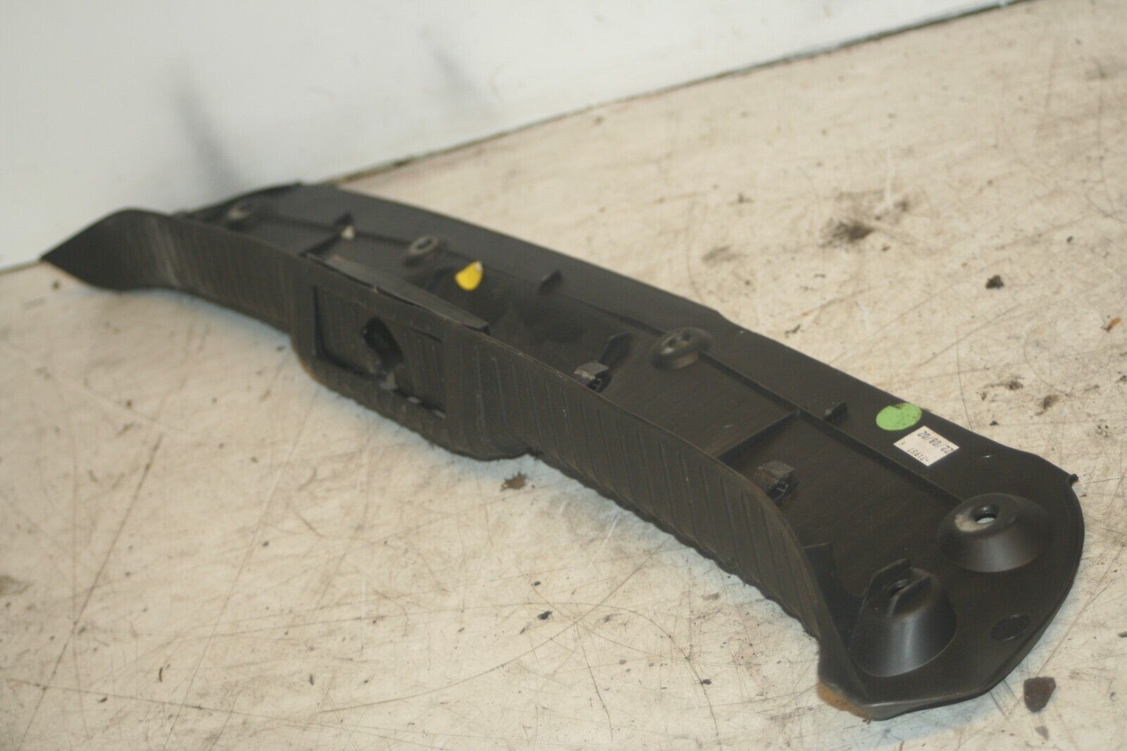 JAGUAR S TYPE. BOOT TAILGATE LOADING SCUFF PANEL TRIM - Image 2