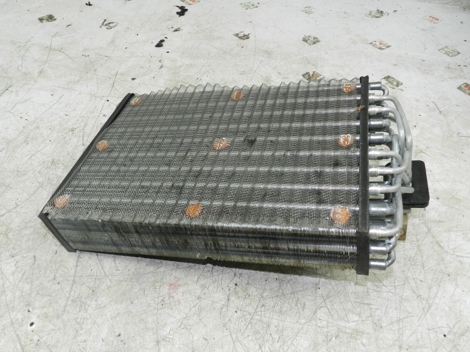 (141) MERCEDES E CLASS SALOON W210. AIR CON MATRIX RADIATOR - Image 4