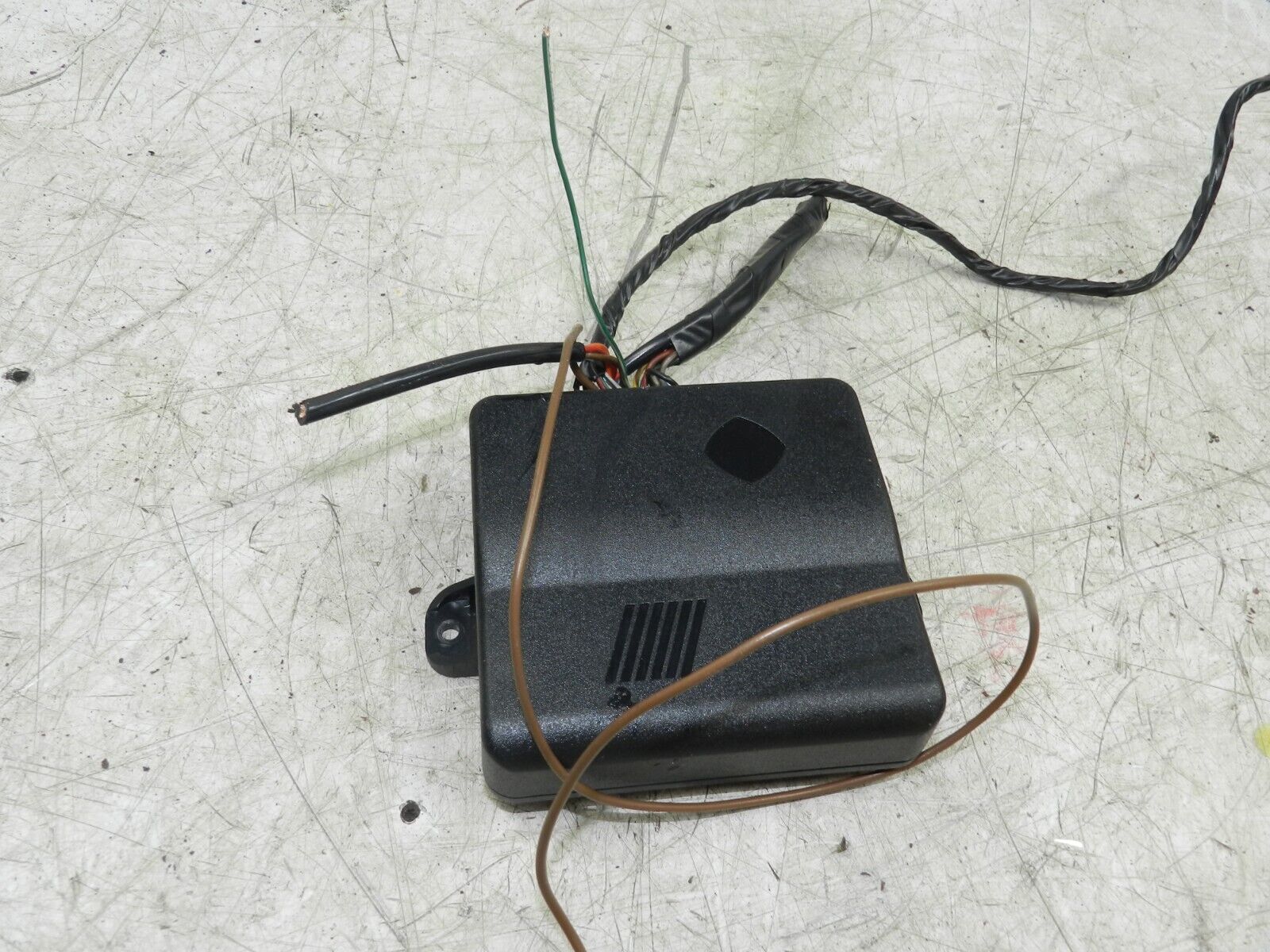 (141) MERCEDES E CLASS SALOON W210. ECU ALARM CONTROL MODULE JM1121MGB - Image 3