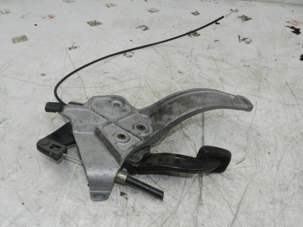 (141) MERCEDES E CLASS SALOON W210. HANDBRAKE FOOT PEDAL AND CABLE - Image 3