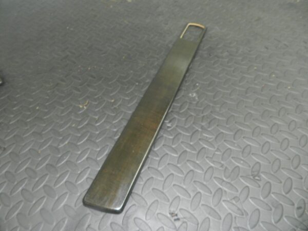 147. JAGUAR XJ6 XJ40. DOOR WOODEN TRIM PANEL