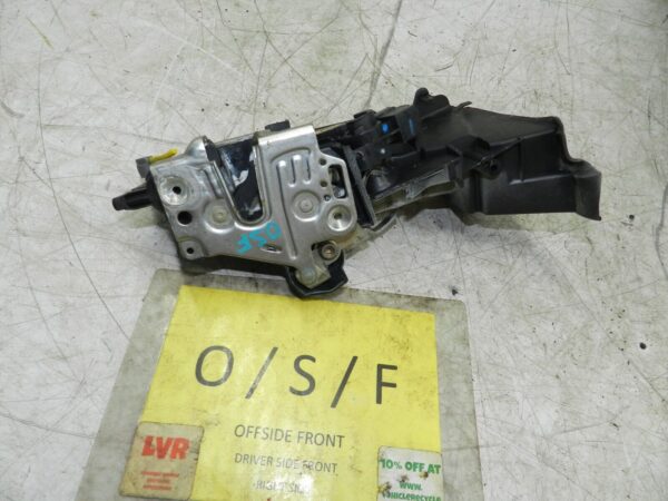 (141) MERCEDES E CLASS SALOON W210. DRIVER SIDE FRONT DOOR LOCK MECHANISM - Image 2