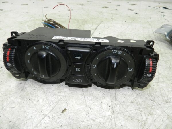 (141) MERCEDES E CLASS SALOON W210. HEATER CONTROL SWITCH 2108302085