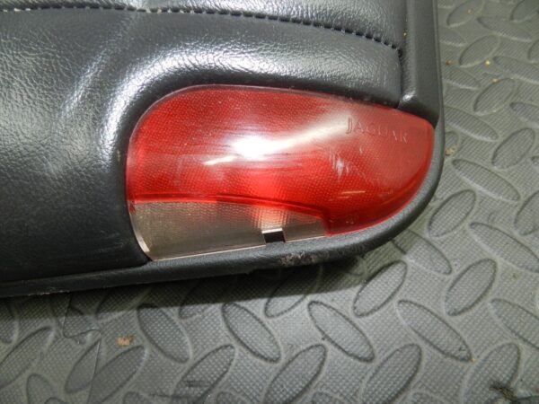 147. JAGUAR XJ6 XJ40. LOWER DOOR CARD - Image 3