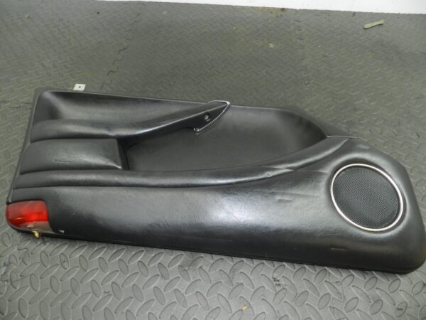 147. JAGUAR XJ6 XJ40. LOWER DOOR CARD