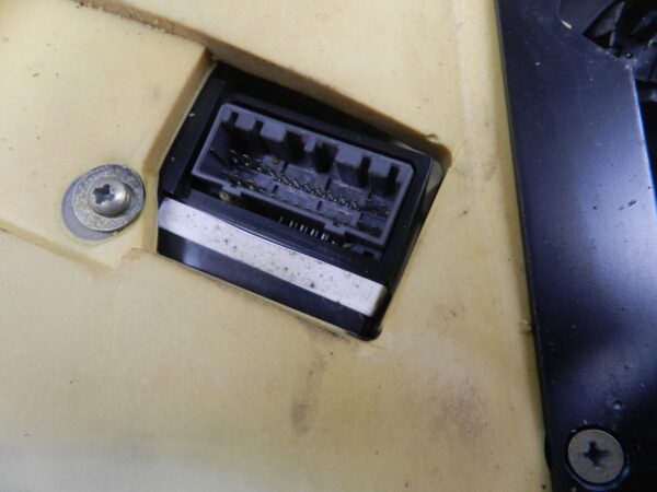 147. JAGUAR XJ6 XJ40. LOWER DOOR CARD - Image 8