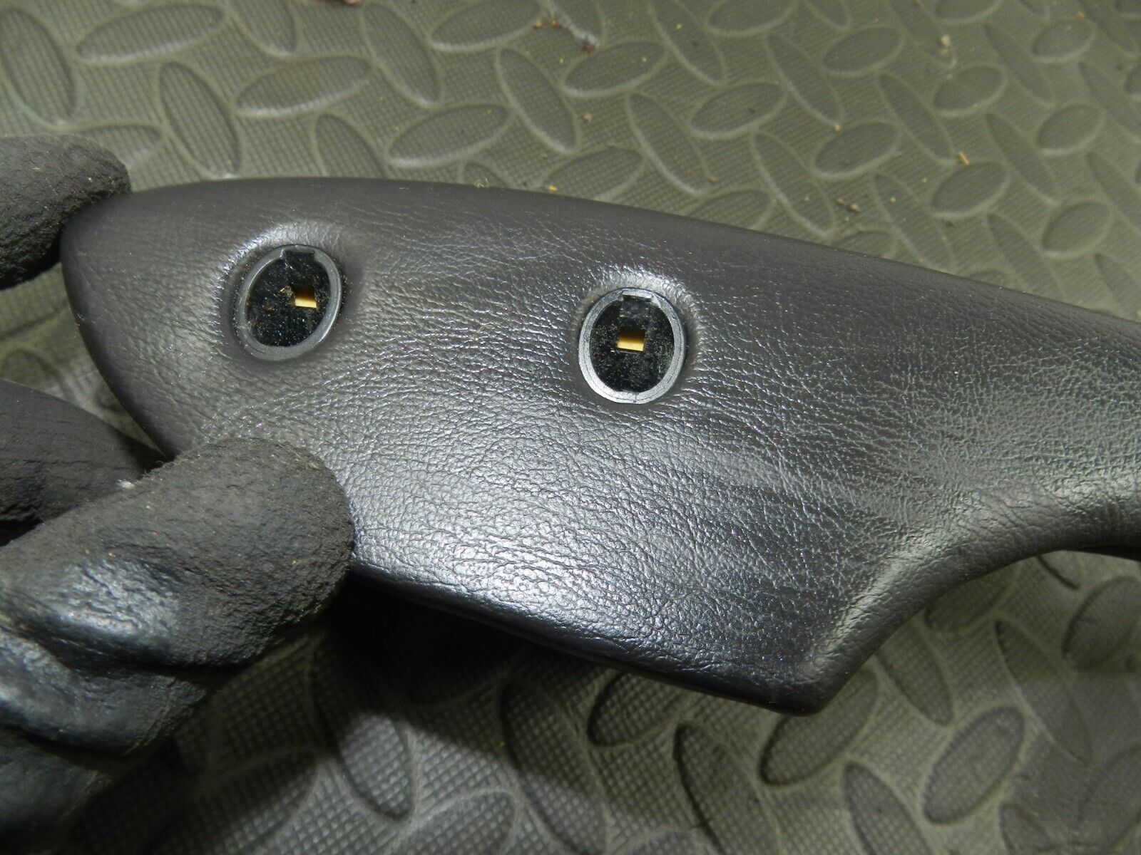 147. JAGUAR XJ6 XJ40. DOOR CARD HANDLE - Image 4