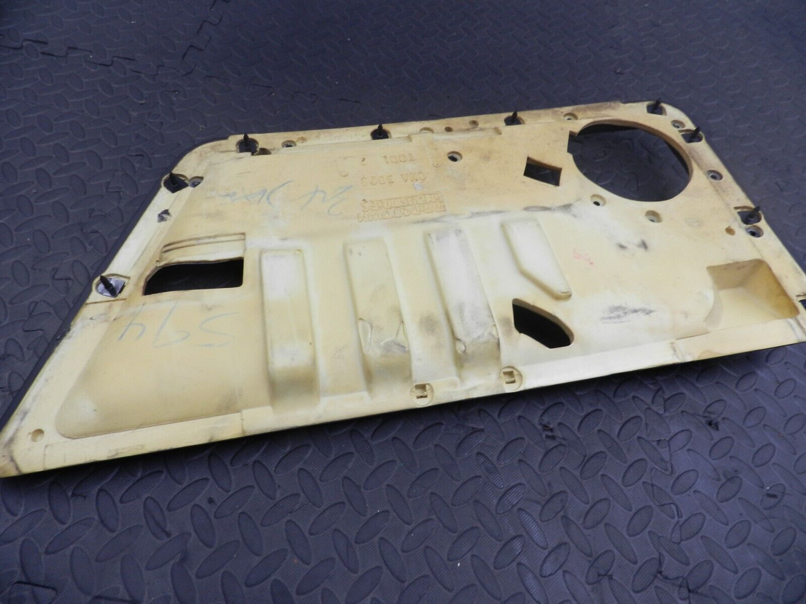 147. JAGUAR XJ6 XJ40. DOOR CARD - Image 2