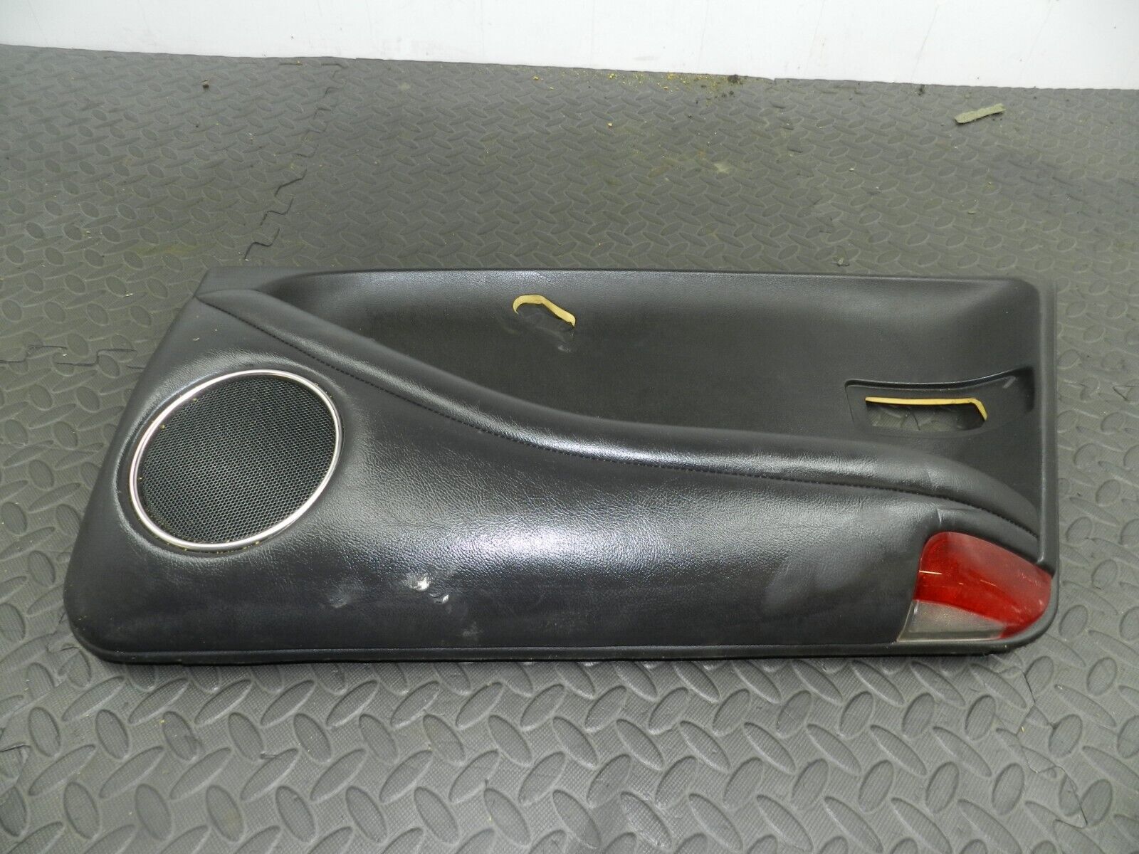 147. JAGUAR XJ6 XJ40. DOOR CARD LOWER TRIM