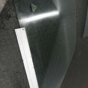 147. JAGUAR XJ6 XJ40. DRIVER SIDE FRONT WINDOW GLASS