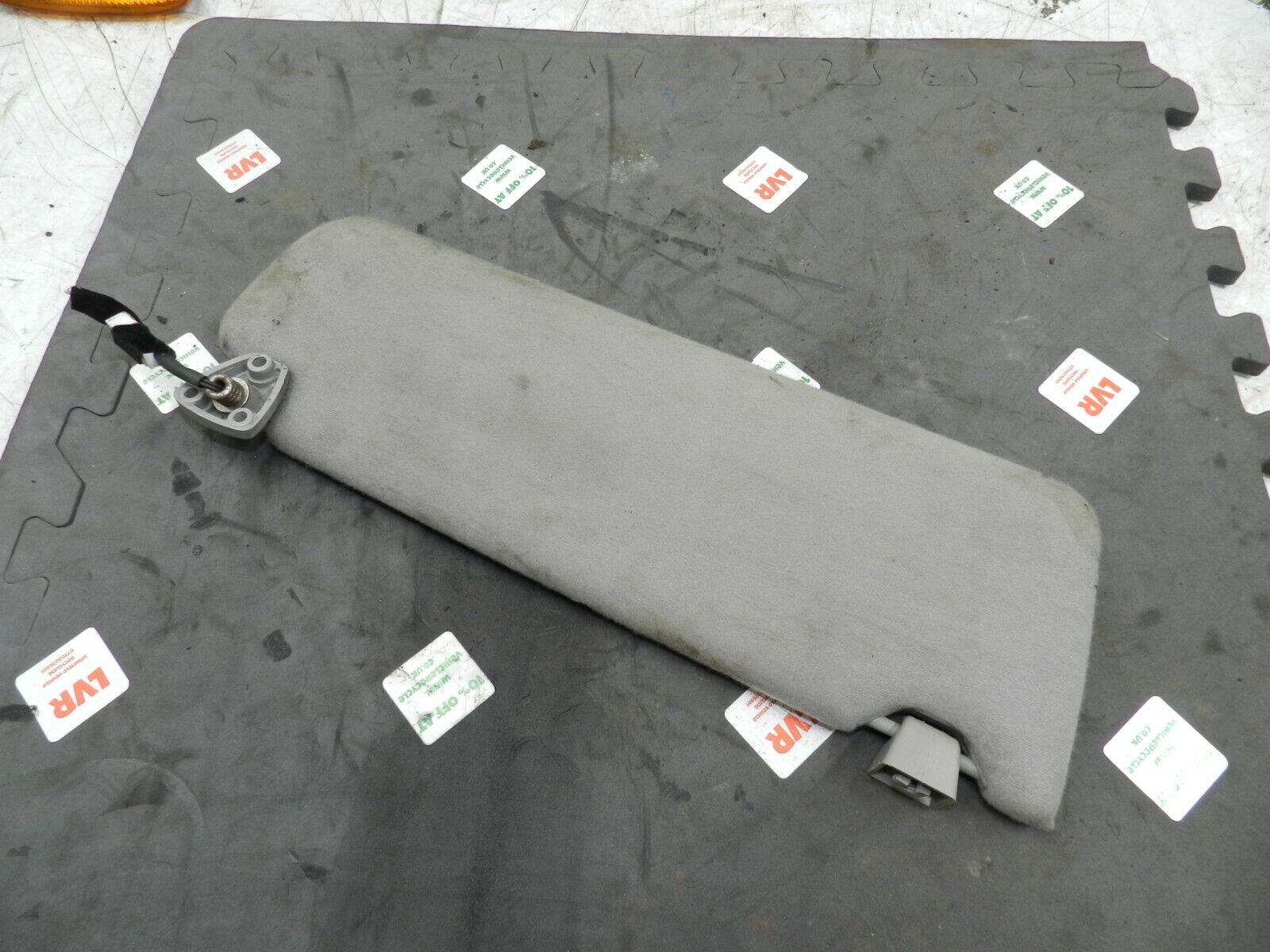 134. 1997-2002 JAGUAR XJ8. PASSENGER SIDE SUNVISOR - Image 3