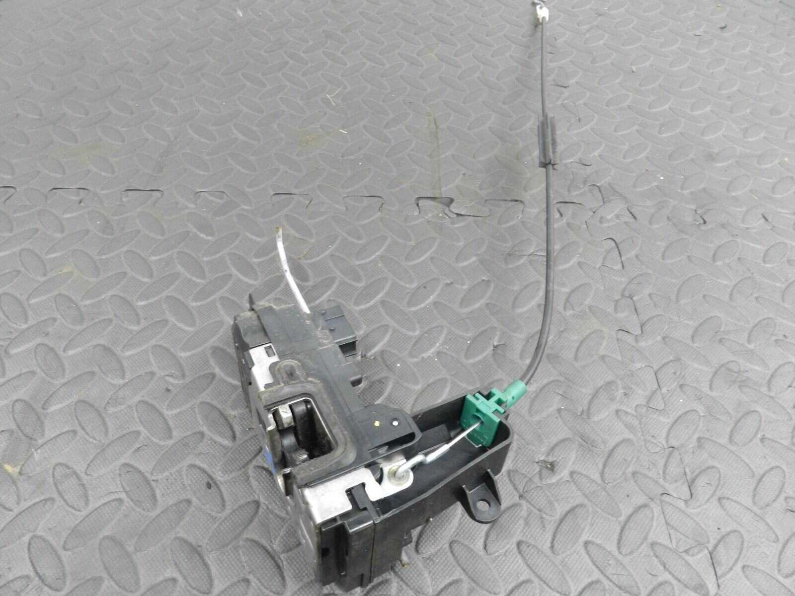 (144) 2009 VAUXHALL ASTRA H. PASSENGER SIDE FRONT DOOR LOCK MOTOR - Image 3