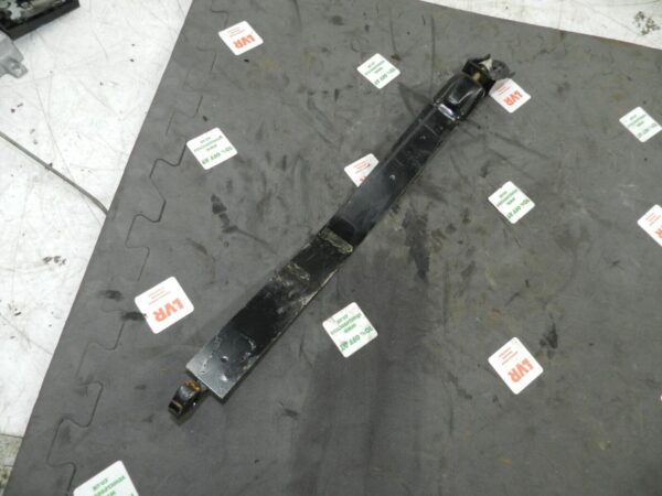 134. 1997-2002 JAGUAR XJ8. FUEL TANK STRAP