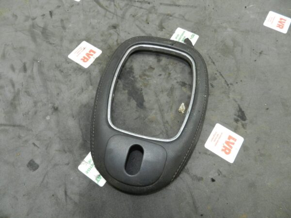 134. 1997-2002 JAGUAR XJ8. GEAR SELECTOR SURROUND TRIM