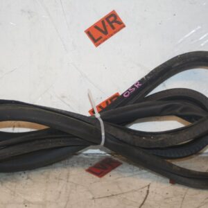 2005 VOLKSWAGEN GOLF MK5. DRIVER SIDE REAR DOOR RUBBER SEAL