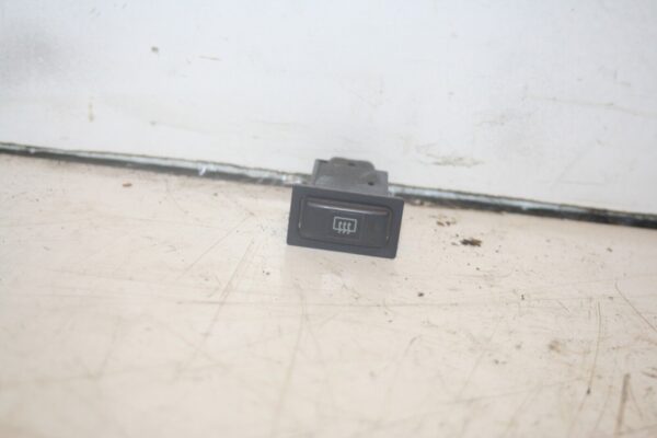(98) TOYOTA RAV 4 MK1. HEATED REAR SCREEN SWITCH