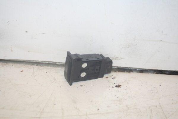 (98) TOYOTA RAV 4 MK1. HEATED REAR SCREEN SWITCH - Image 3