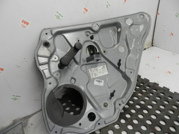 VOLKSWAGEN POLO 9N. DRIVER SIDE REAR WINDOW REGULATOR DOOR PANEL - Image 4