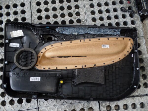 Citroen DS3 2015/16 1.2T Passenger Side N/S/F Door Card 98034802ZD - Image 3