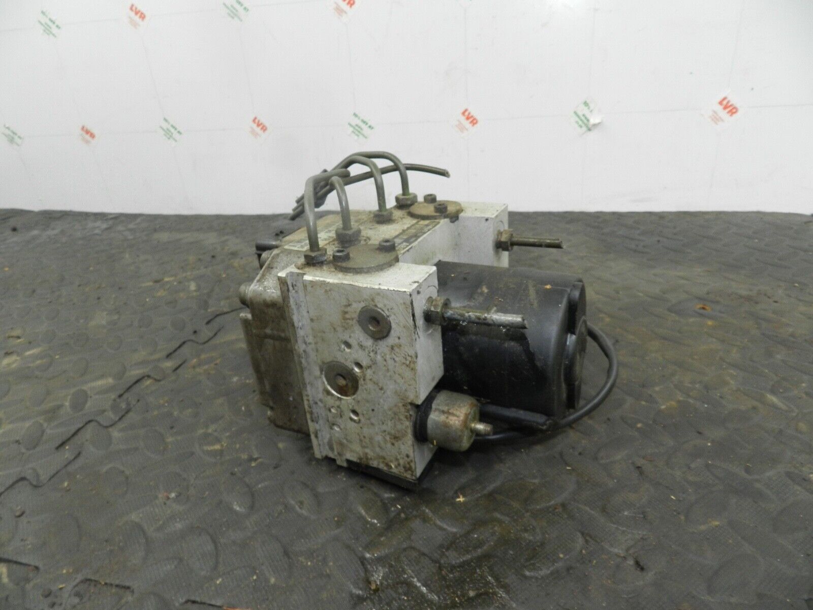 155 1999 LAND ROVER DISCOVERY 2 V8. ABS PUMP MODULE
