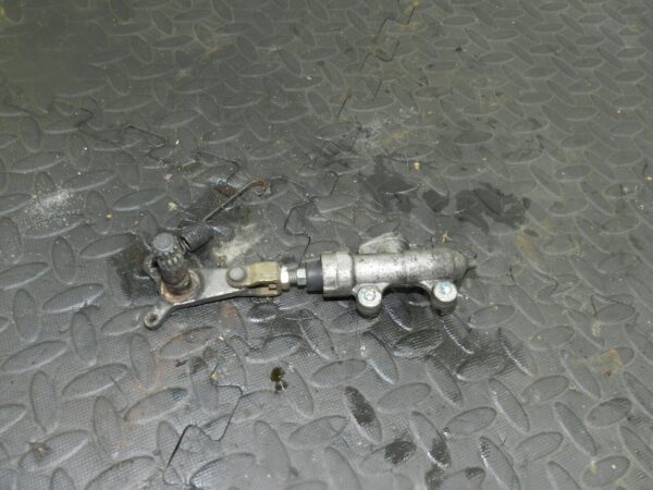 2004 SUSUKI GSXF600. BRAKE MASTER CYLINDER REAR