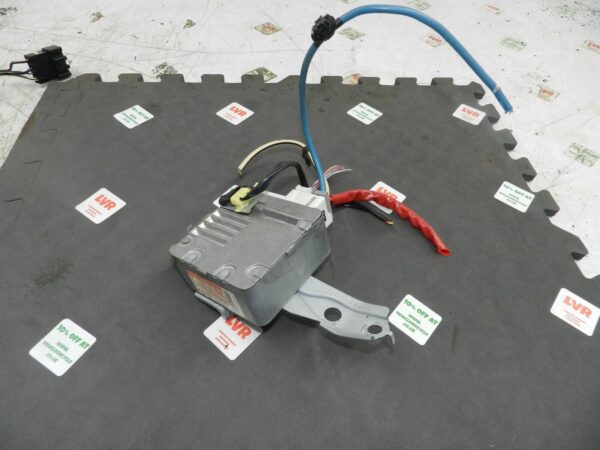 (133) 2005 TOYOTA AVENSIS. POWER STEERING CONTROL ECU 8965005040