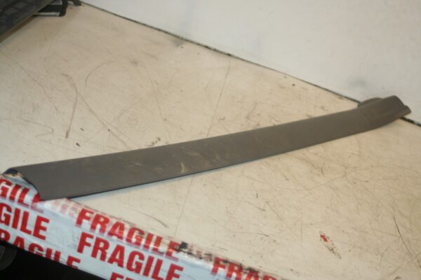 (99) TOYOTA RAV 4 3 DOOR. 67914-42070 FLOOR SILL TRIM