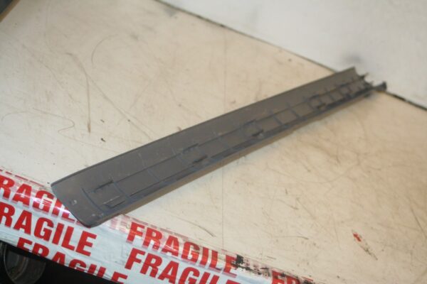 (99) TOYOTA RAV 4 3 DOOR. 67914-42070 FLOOR SILL TRIM - Image 2