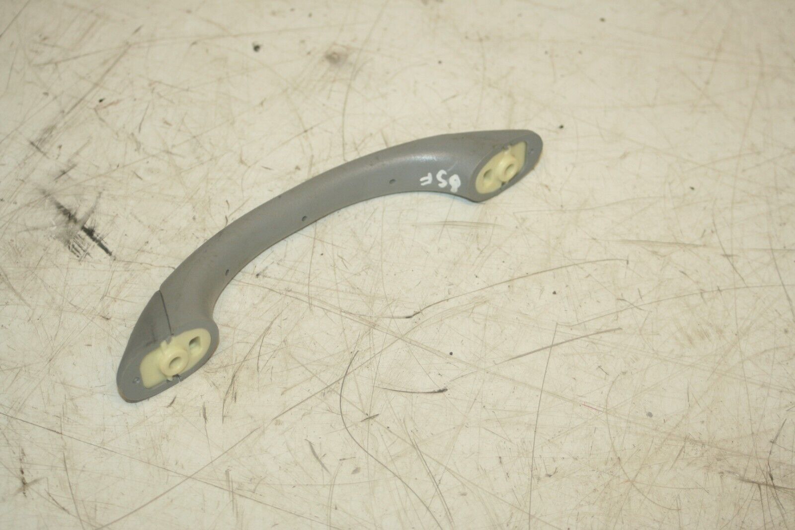 (99) TOYOTA RAV 4 3 DOOR. DRIVER SIDE FRONT GRAB HANDLE