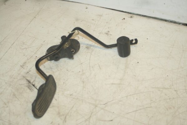 (99) TOYOTA RAV 4 3 DOOR. ACCELERATOR PEDAL THROTTLE