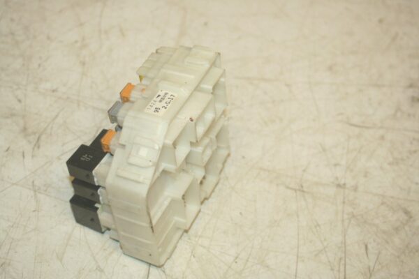 (99) TOYOTA RAV 4 3 DOOR. FUSE BOX BOARD RELAYS - Image 3