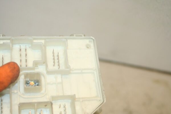 (99) TOYOTA RAV 4 3 DOOR. FUSE BOX BOARD RELAYS - Image 6