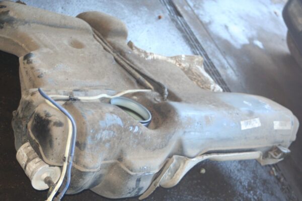 2004 VOLKSWAGEN CONVERTIBLE BEETLE 1.8T. PETROL FUEL TANK - Image 4