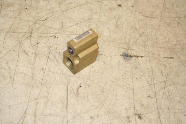 2004 VOLKSWAGEN CONVERTIBLE BEETLE 1.8T. AIR CON CONNECTOR PIPE - Image 3