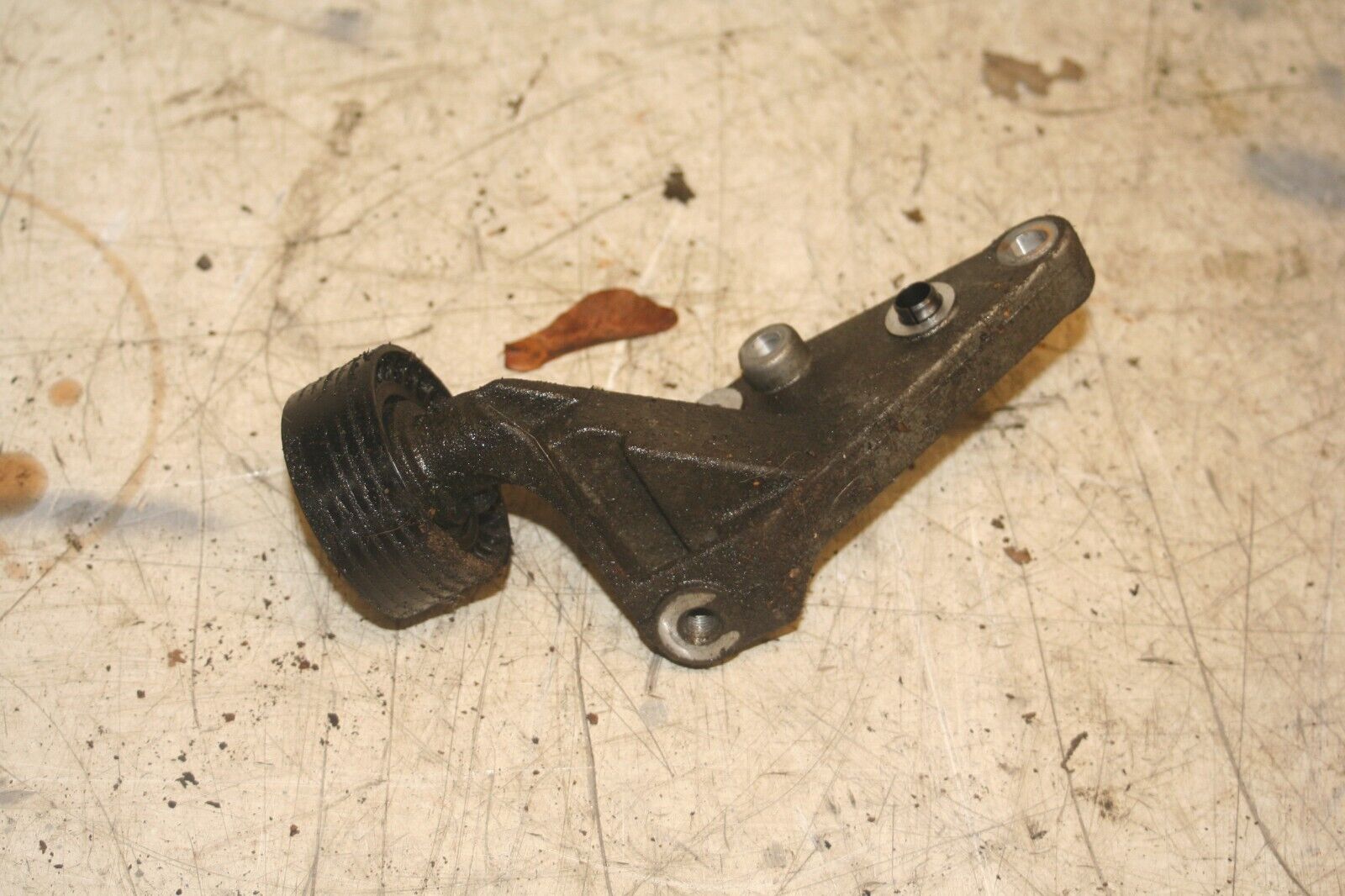 2011 FORD S MAX TITANIUM ECOBOOST. IDLE PULLEY