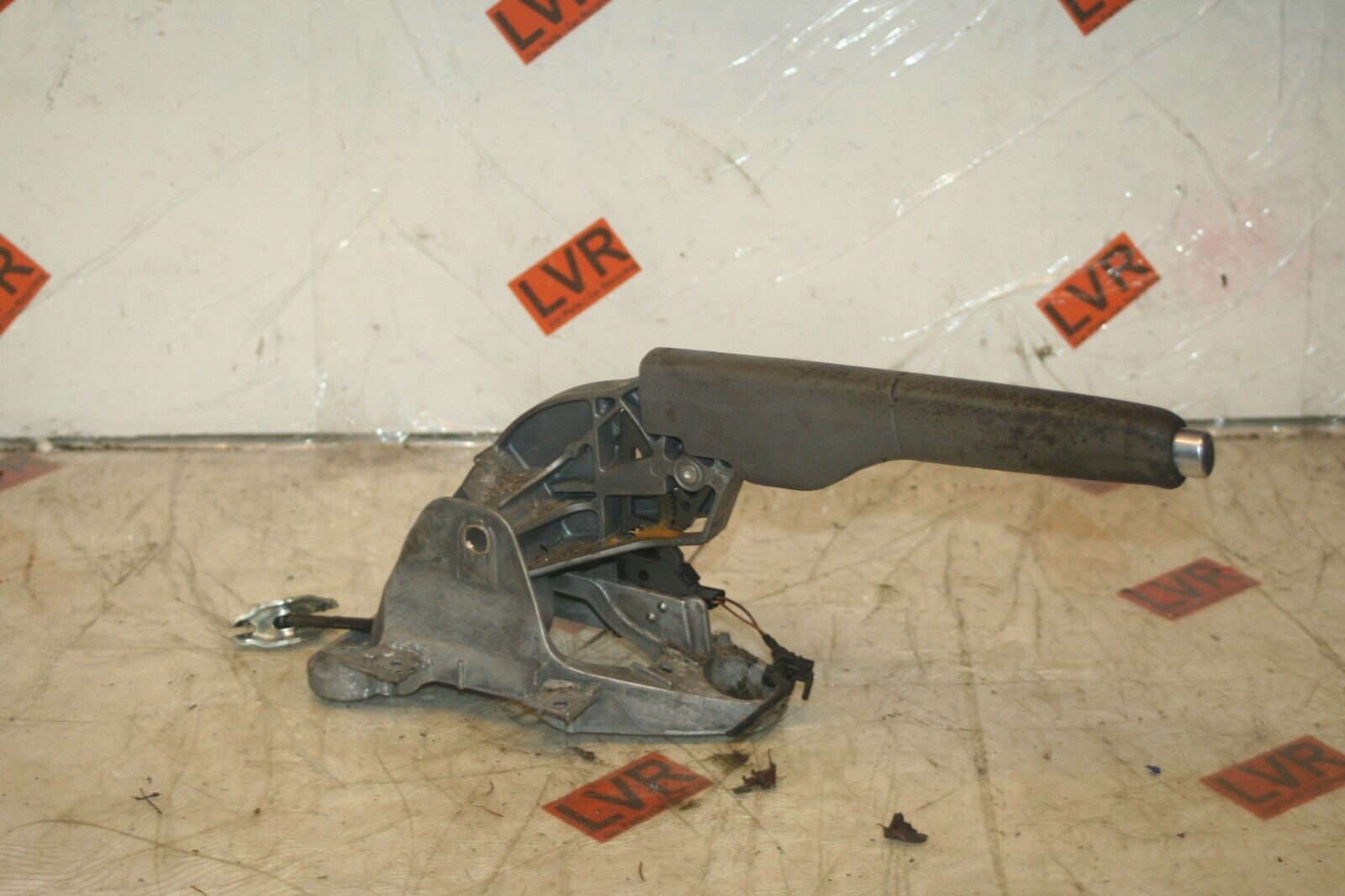 2005 VOLKSWAGEN GOLF MK5. HANDBRAKE LEVER