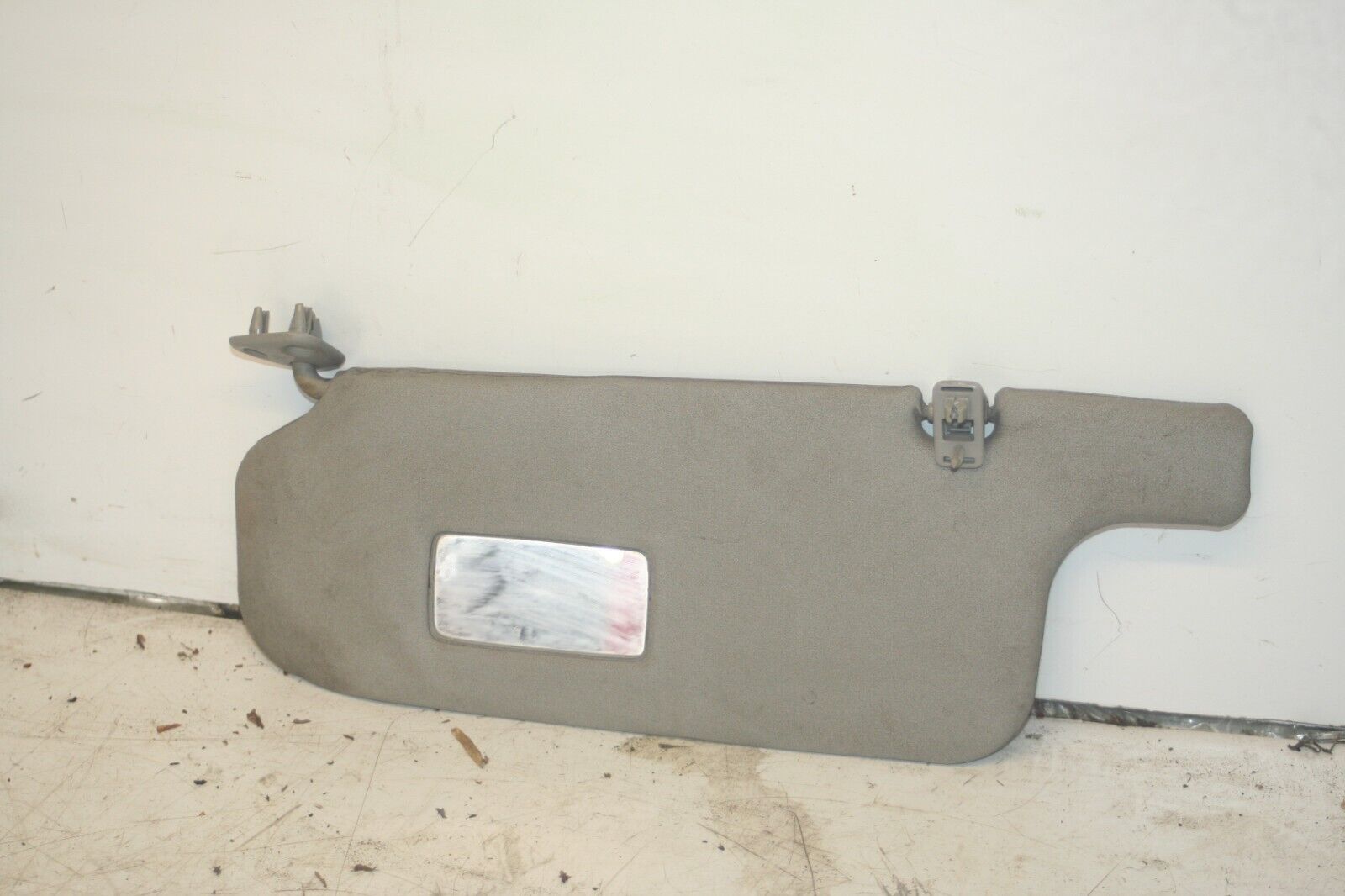 (98) TOYOTA RAV 4 MK1. PASSENGER SIDE SUN VISOR - Image 2