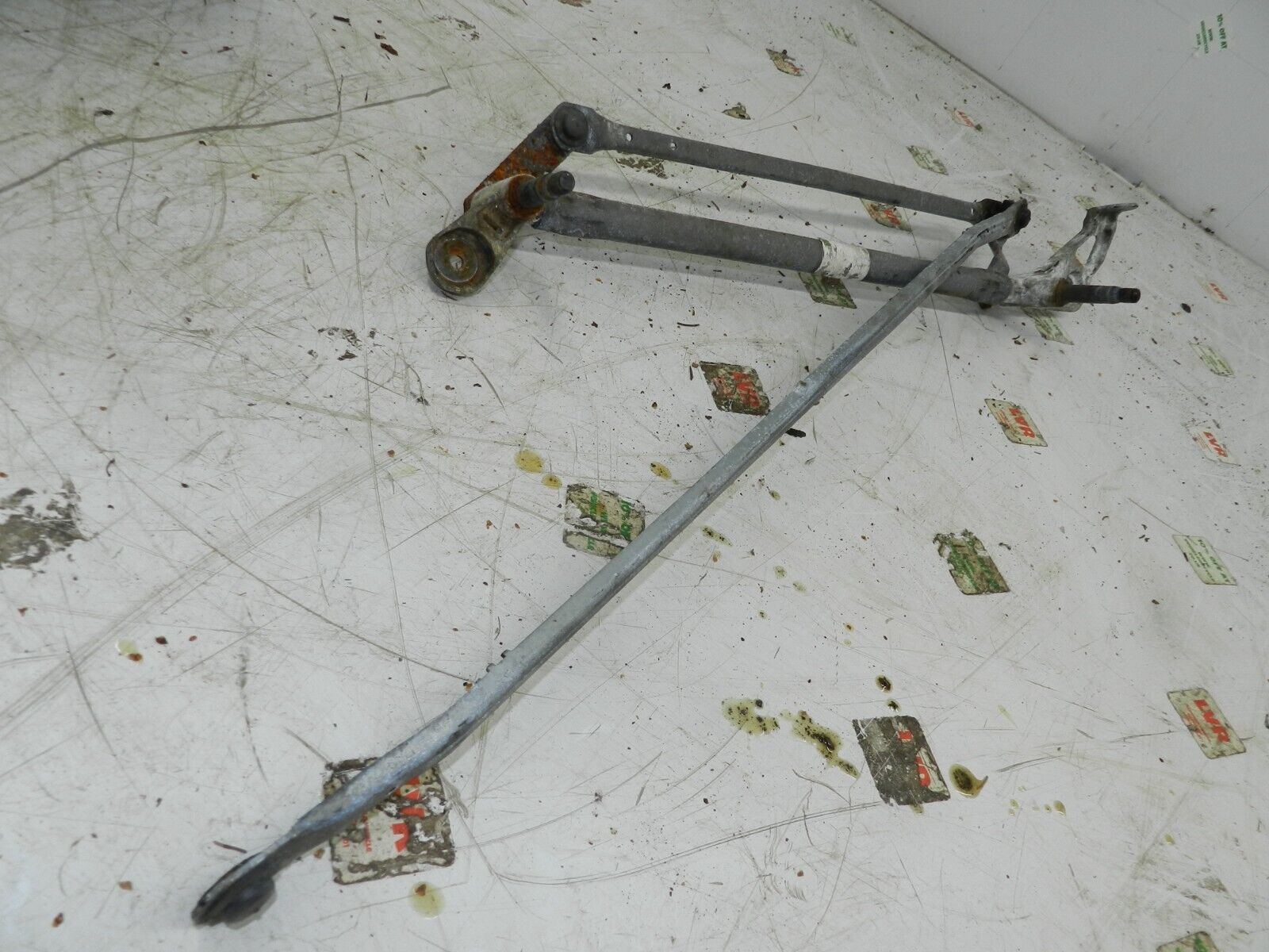 (126) RENAULT CLIO MK3 FACELIFT. WIPER MOTOR LINKAGE - Image 2